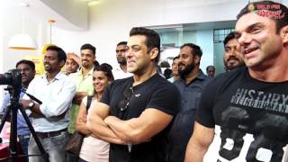 Radio Mirchi dances with Salman Khan amp Sohail Khan  Tubelight  Radio Mirchi [upl. by Lamoureux]