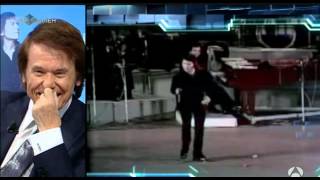 EL BAILE DE RAPHAEL EL HORMIGUERO [upl. by Attikin]