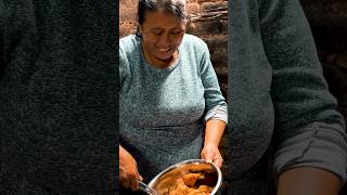 Preparando unas ricas alitas aquí en el campo campesina comida campesinos receta elcampo [upl. by Mattland]