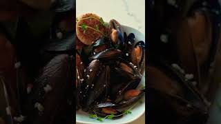 STEAMED MUSSELS  MEJILLONES AL VAPOR food lorensaguiguit [upl. by Augustina]