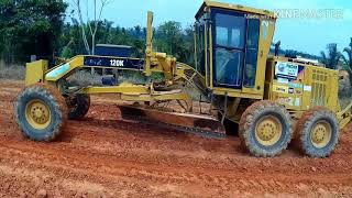 Cat120k e New Holland RG140b Patrolamento e escarificando trecho [upl. by Nnasor]