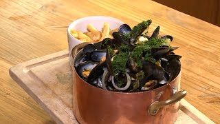 Recette  les moules frites [upl. by Piderit]