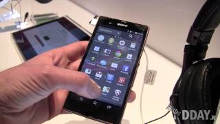 CES 2013  Sony Xperia Z e ZL handson [upl. by Bear]