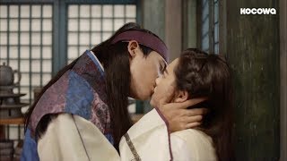 Park Hyeong Sik Kisses Go A Ra He is the Master of Kissing♥ Hwarang Ep 6 [upl. by Bendicty291]