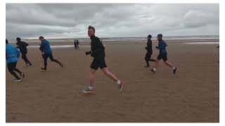 Beelden vanaf de zijkant van De Halve marathon van Egmond aan Zee [upl. by Seldon511]