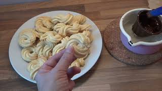 Kochen mit Traudl  Weihnachtsplätzchen  Feines Spritzgebäck ohne Fleischwolf [upl. by Sualokin]