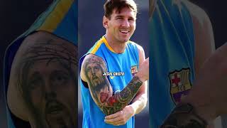 Por que o MESSI precisou COBRIR a sua TATUAGEM futebol messi tatuagem edit [upl. by Godfree]