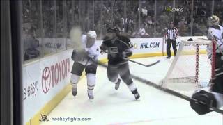 Mark Fistric vs Wayne Simmonds Nov 11 2010 [upl. by Retseh749]