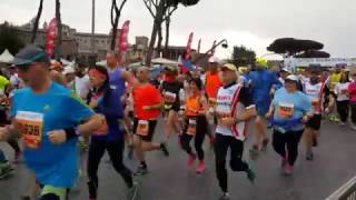 Maratona di Roma 422017 la partenza [upl. by Savick]