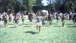 WAKA WAKA de Shakira par GROUPE SCOLAIRE LA RESERVE  LA CIGOGNE VOLUBILE 2013 [upl. by Nohsram]