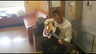 Echud mi yodea  Motty Ilowitz singing in hospital Carlebach אחד מי יודע [upl. by Ammej]