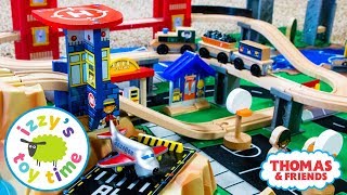 Thomas and Friends  Thomas Train KidKraft Metropolis Fun Toy Trains  Videos for Children [upl. by Pam954]