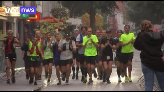 Met 100 kilometer in de benen lopen de eerste deelnemers over de finish van de Dodentocht [upl. by Jehanna601]