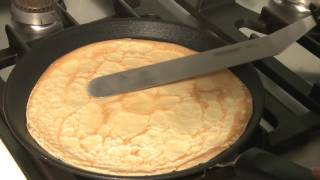 Crêpes  La recette des crêpes classiques facile et inratable HD [upl. by Erret]