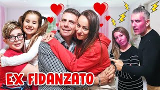 A CASA DI MARTINA MISSY ARRIVA UN EX FIDANZATO DI MAMMA TY E PAPA SALVO LO SCOPRE AIUTO [upl. by Nonnerb219]