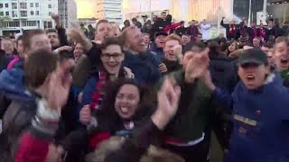 Fans vieren de bekerwinst op het Hofplein [upl. by Chaiken]