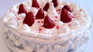 Torta alle Fragole con Panna [upl. by Ennaecarg29]