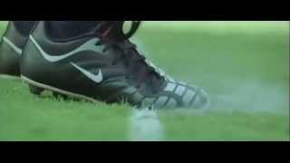 shah rukh khan Playing Footbal Kabhi Alvida Naa Kehna liamsrk [upl. by Ayital232]