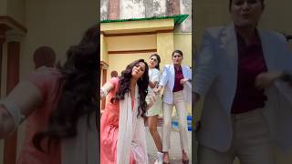 শুটিংয়ের ফাঁকে তৃণার নাচ  Trina Saha Dancing with Love Biye Aajkal Actresses  Off Camera Moments [upl. by Kopans]