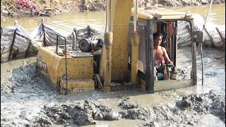 Excavator Accident Sink Underwater  Excavator Stuck in Deep Mud Recovery [upl. by Nitsuga]