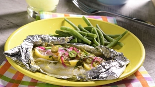 Filete de Pescado Empapelado Fácil con Ensalada de Ejotes y Salsa Verde Cruda [upl. by Etnauq257]