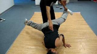 Breakdance Tutorial  How to WIndmill  standing mill [upl. by Einahpats]