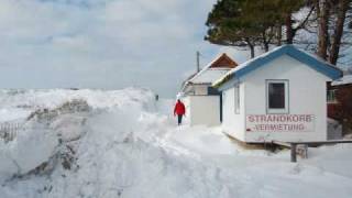 Schneesturm schneidet die Insel Hiddensee vom Festland ab [upl. by Suirtemed]