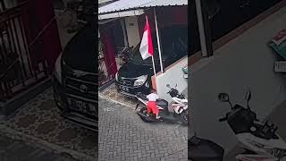 Hatiati Parkir Motor di Rumah Kalau Ada Anak Kecil [upl. by Attecnoc]