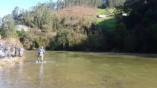 Henrik Mortensen un buen lance  Salmologic pesca del salmón ríos NalónNarcea [upl. by Massie]