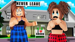 My Sisters CREEPY FRIEND Invited Me To a SLEEPOVER Brookhaven RP [upl. by Enialehs]