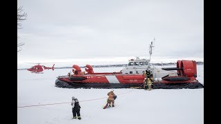 SainteAnnedelaPérade trois personnes sauvées en train de dériver sur le fleuve [upl. by Taryne13]