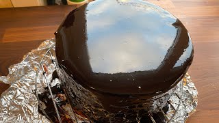 Recette de Glaçage Miroir au Chocolat Facile [upl. by Ehtiaf150]