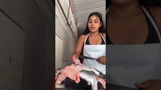 Tirando filé do peixe dourada peixaria [upl. by Kosak203]