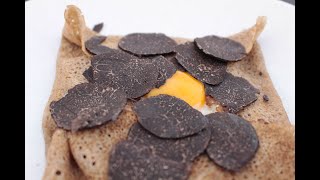 Recette de crêpe sarrasin au lard de Colonnata comté œuf et truffe noire [upl. by See]