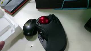 Elecom Huge MHGT1DRBK TrackBall Unboxing amp Initial review [upl. by Pippa]