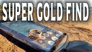 beach metal detecting UK Minelab Equinox 800 Finds MEGA GOLD RING [upl. by Lenssen280]