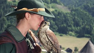 Faszination Greifvogel  Ein Blick hinter die Kulissen der Falknerei auf der Burg Hohenwerfen [upl. by Ij]