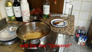 Risotto con salsiccia e noci ricetta 1 [upl. by Neeven]