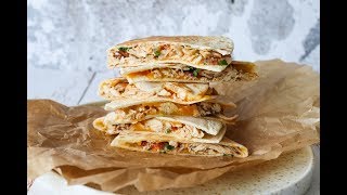 Quesadillas Med Pulled Kylling Salsa Og Cheddar  One Kitchen DK [upl. by Longmire261]