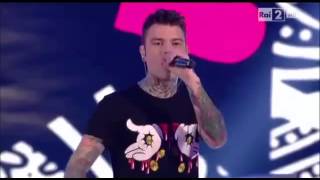 FEDEZ FEAT NOEMI quotLAMORE ETERNITquot  HD  LIVE  THEVOICEOFITALY2015 [upl. by Ieso556]