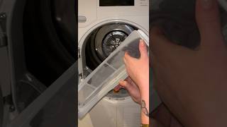 Hoe je droger schoonmaken 💦🤔 schoonmaken tutorial cleaningtips youtubeshorts shorts [upl. by Annabal]