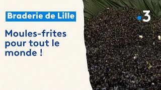 Braderie de Lille  le traditionnel moulesfrites [upl. by Yesak]