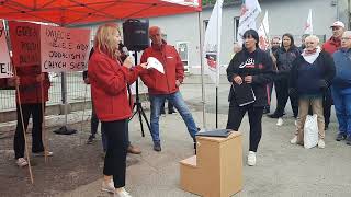 Zwolnienia w Yazaki Mikołów Protest przed zakładem Mówi Katarzyna Grabowska z quotSolidarnościquot [upl. by Dreher]