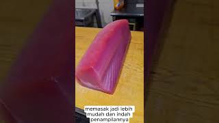 Teknik Sempurna Potong Ikan ikan shorts sushi [upl. by Babbie]