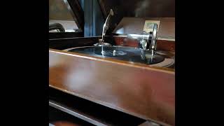 Louis Bellson（ルイ・ベルソン）♪Caxton Hall Swing♪ 1954年 78rpm HMV Model No 127 Gramophone [upl. by Hachmann]