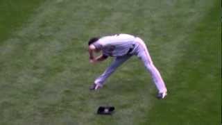 Lincecum shows his freakish flexibilityPregame stretching [upl. by Moira78]