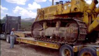 Cargando un bulldozer Fiat Allis HD31 Loading a HD31 dozer [upl. by Aerdnna]