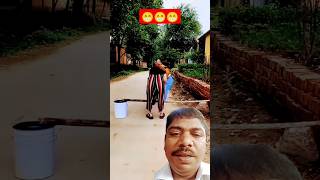 कैसे को रास्ता पार कर रहे हैं 😨shorts ytshots youtubeshorts funnymovie [upl. by Eidassac]