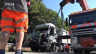 24062020  VN24  LKW Bergung nach Unfall auf A44 bei Unna [upl. by Ameg]