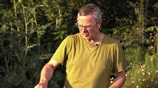 Hugh FearnleyWhittingstall cooks a delicious recipe on the Vulcanus Grill Kernow Fires Cornwall L [upl. by Hepzi]